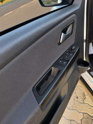 VOLKSWAGEN-CROSSFOX-2011