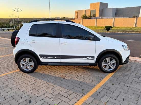 VOLKSWAGEN-CROSSFOX-1.6 MI FLEX 8V 4P MANUAL VOLKSWAGEN-CROSSFOX-2011