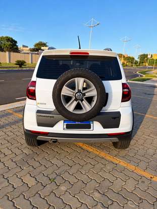 VOLKSWAGEN-CROSSFOX-2011