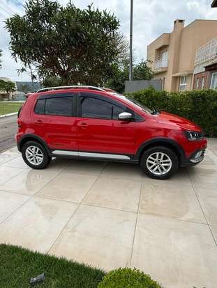 VOLKSWAGEN-CROSSFOX-2015
