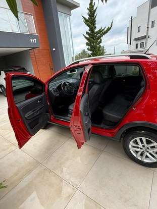 VOLKSWAGEN-CROSSFOX-2015