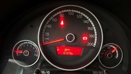 VOLKSWAGEN-CROSS UP-2014