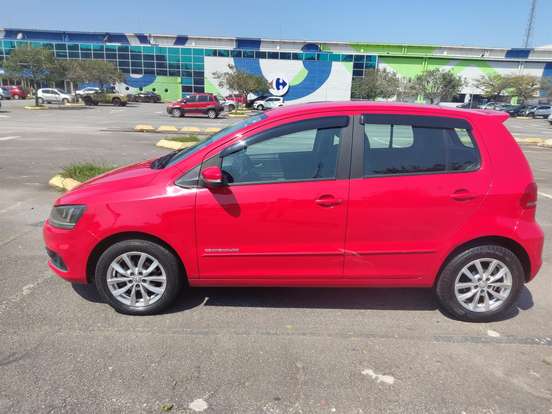 VOLKSWAGEN-FOX-2015