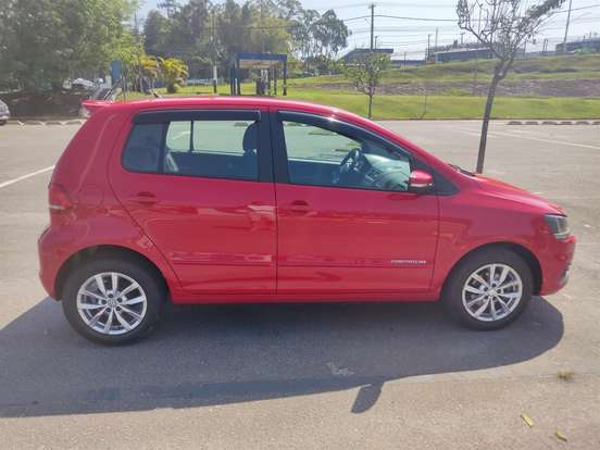 VOLKSWAGEN-FOX-2015