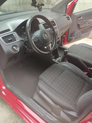 VOLKSWAGEN-FOX-2015