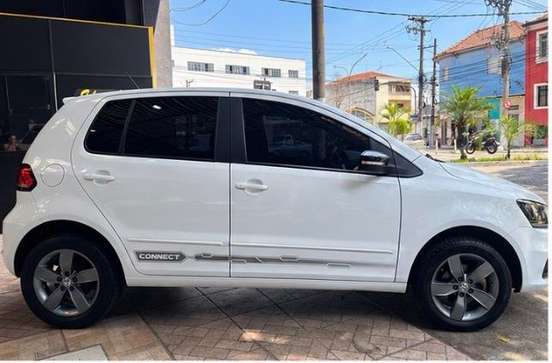 VOLKSWAGEN-FOX-2019