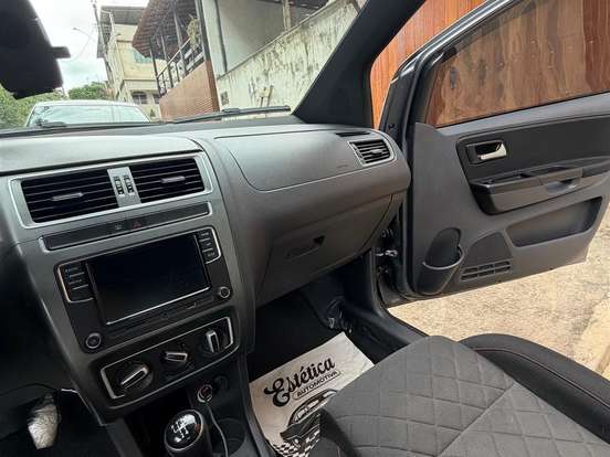 VOLKSWAGEN-FOX-1.6 MSI TOTAL FLEX XTREME 4P MANUAL VOLKSWAGEN-FOX-2018