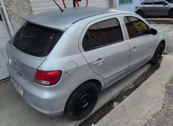 VOLKSWAGEN-GOL-2010