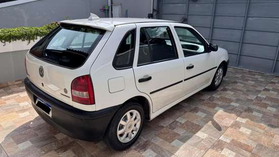 VOLKSWAGEN-GOL-2005