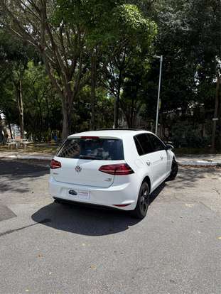 VOLKSWAGEN-GOLF-2013