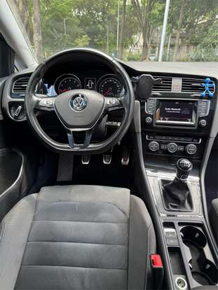 VOLKSWAGEN-GOLF-2013