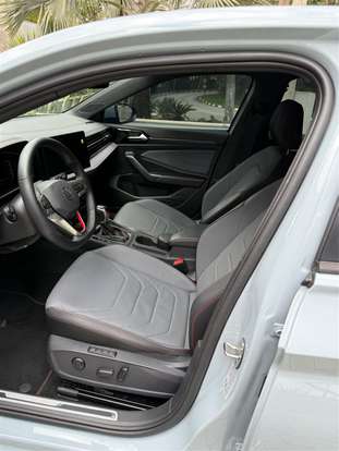 VOLKSWAGEN-JETTA-2025