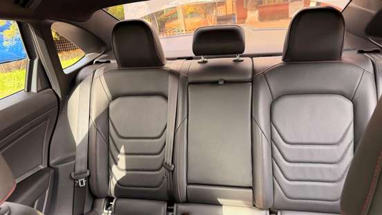 VOLKSWAGEN-JETTA-2021