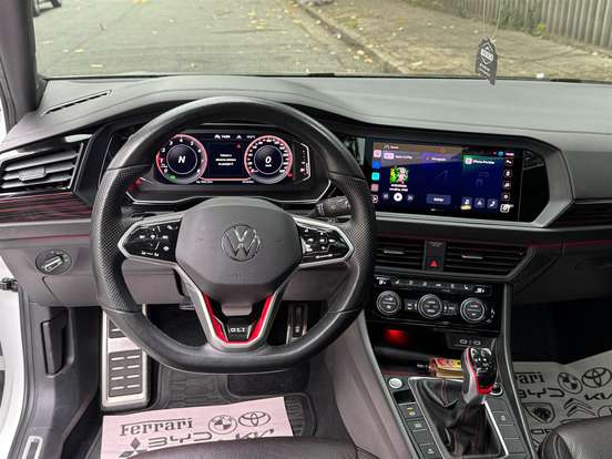 VOLKSWAGEN-JETTA-2022