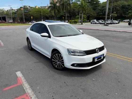 VOLKSWAGEN JETTA 2.0 TSI HIGHLINE 200CV GASOLINA 4P TIPTRONIC
