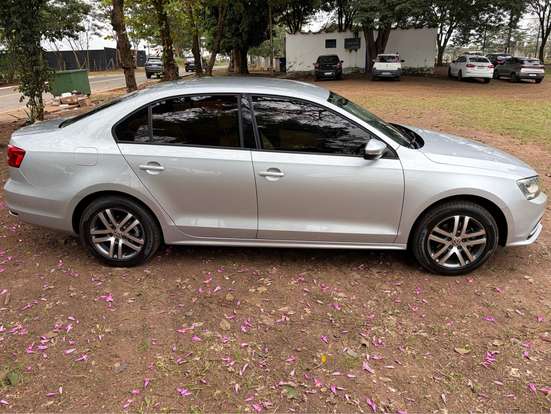 VOLKSWAGEN-JETTA-2015