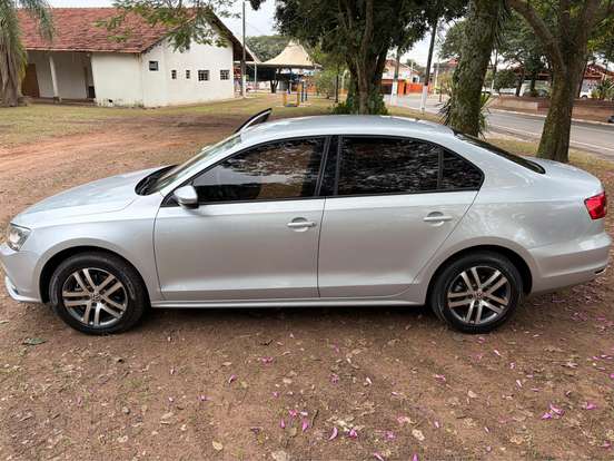 VOLKSWAGEN-JETTA-2.0 COMFORTLINE FLEX 4P TIPTRONIC VOLKSWAGEN-JETTA-2015