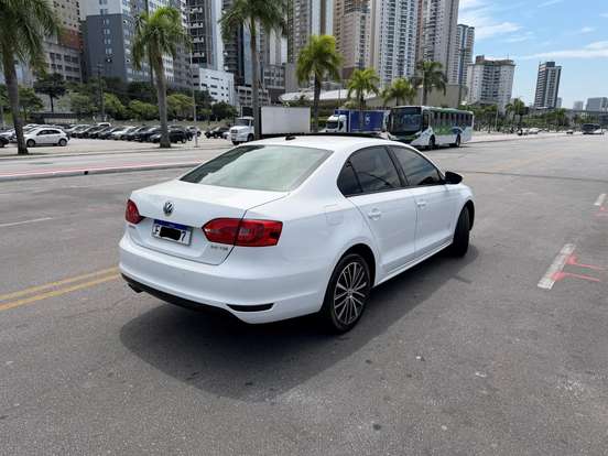 VOLKSWAGEN-JETTA-2.0 TSI HIGHLINE 200CV GASOLINA 4P TIPTRONIC VOLKSWAGEN-JETTA-2013