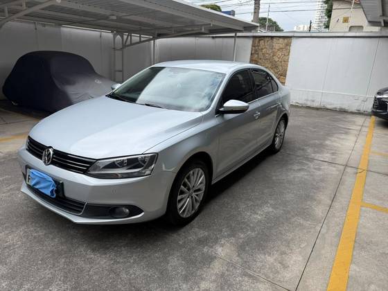 VOLKSWAGEN JETTA 2.0 TSI HIGHLINE 211CV GASOLINA 4P TIPTRONIC