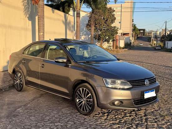 VOLKSWAGEN-JETTA-2.0 TSI HIGHLINE 211CV GASOLINA 4P TIPTRONIC VOLKSWAGEN-JETTA-2014