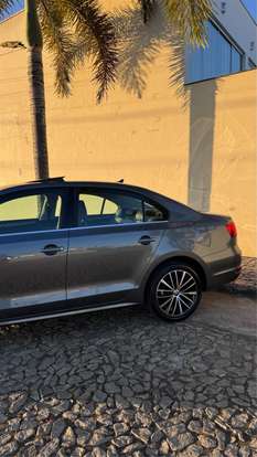 VOLKSWAGEN-JETTA-2014