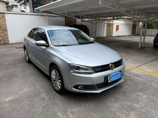 VOLKSWAGEN-JETTA-2.0 TSI HIGHLINE 211CV GASOLINA 4P TIPTRONIC VOLKSWAGEN-JETTA-2013
