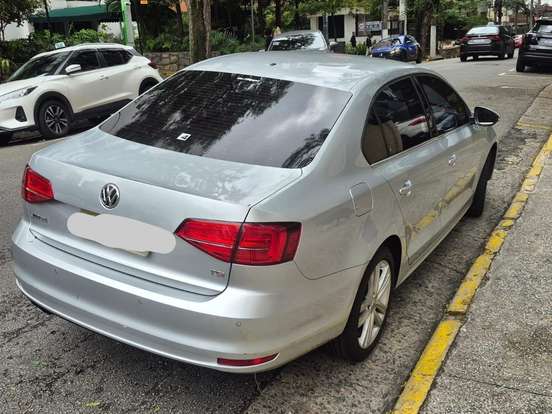 VOLKSWAGEN-JETTA-2015