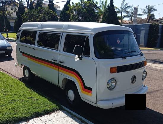 VOLKSWAGEN KOMBI 1.6 MI STD 8V GASOLINA 3P MANUAL
