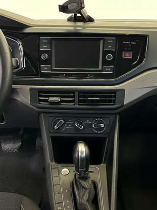 VOLKSWAGEN-POLO-2018