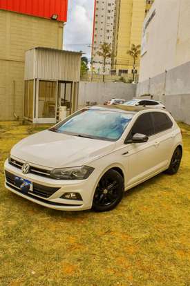 VOLKSWAGEN-POLO-2019