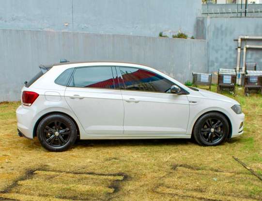 VOLKSWAGEN-POLO-2019