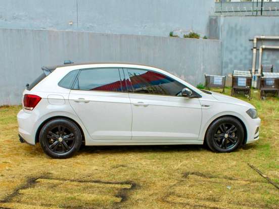 VOLKSWAGEN-POLO-1.0 200 TSI COMFORTLINE AUTOMÁTICO VOLKSWAGEN-POLO-2019