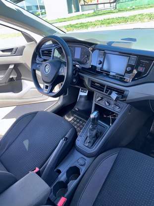 VOLKSWAGEN-POLO-2019