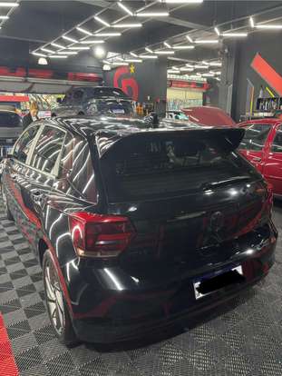 VOLKSWAGEN-POLO-2018