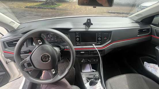 VOLKSWAGEN-POLO-2020