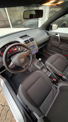 VOLKSWAGEN-POLO-2011