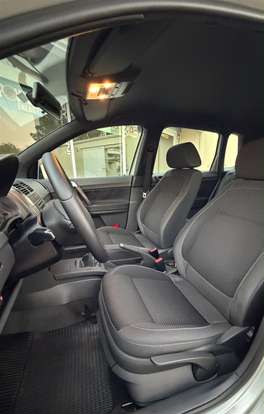 VOLKSWAGEN-POLO-2011