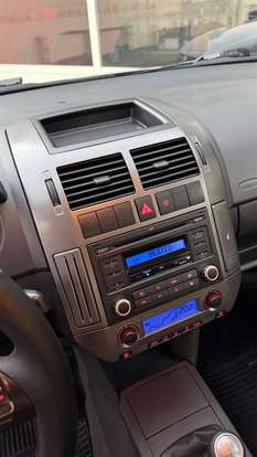 VOLKSWAGEN-POLO-2011