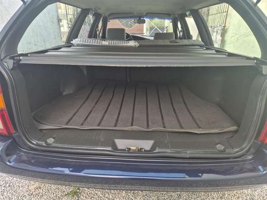 VOLKSWAGEN-QUANTUM-1995