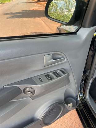 VOLKSWAGEN-SPACEFOX-2009