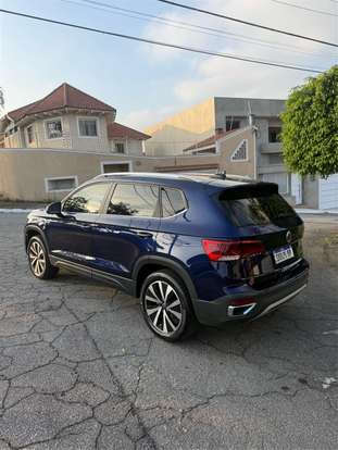 VOLKSWAGEN-TAOS-2021