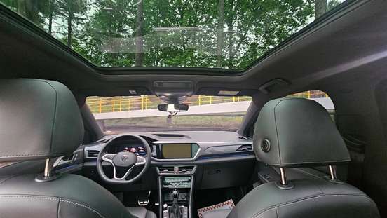 VOLKSWAGEN-TAOS-2025