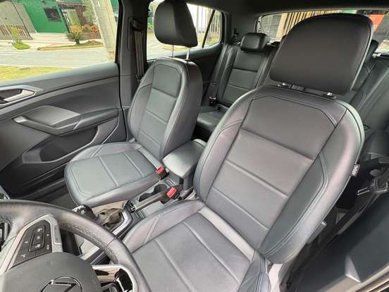 VOLKSWAGEN-T-CROSS-2023