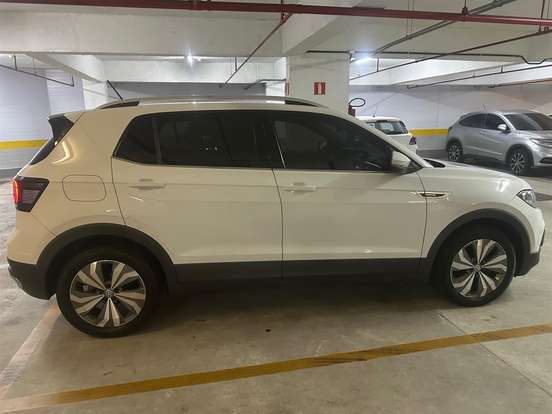 VOLKSWAGEN-T-CROSS-2019