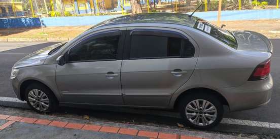 VOLKSWAGEN-VOYAGE-2010