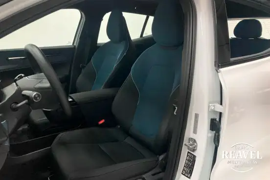 VOLVO-EX30-2024