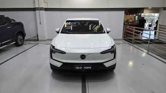 VOLVO-EX30-2024
