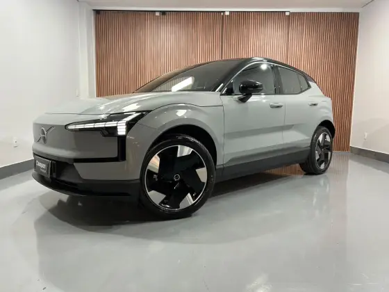 VOLVO EX30 69 KW ELÉTRICO PLUS