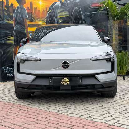 VOLVO-EX30-2024