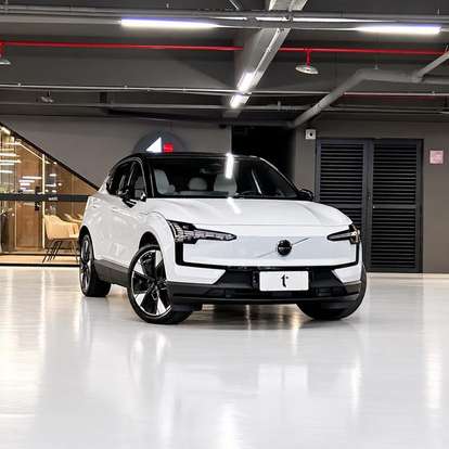 VOLVO-EX30-2024